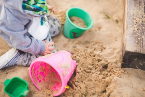 !1sand-summer-outside-playing