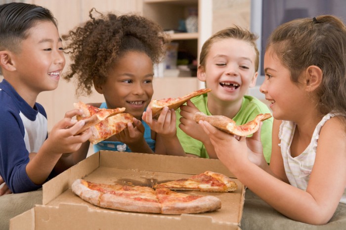 kids-pizza-150119