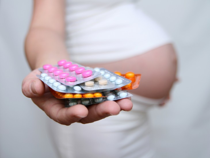 Medicine for pregnancy rhinitis is not dangerous, but it's best to avoid it.